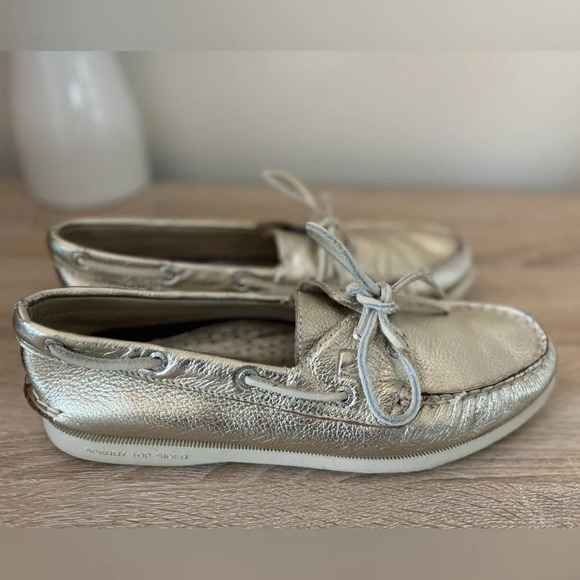 Sperry Topsider Metallic gold Slip On Boat shoe size 9 - Picture 1 of 7